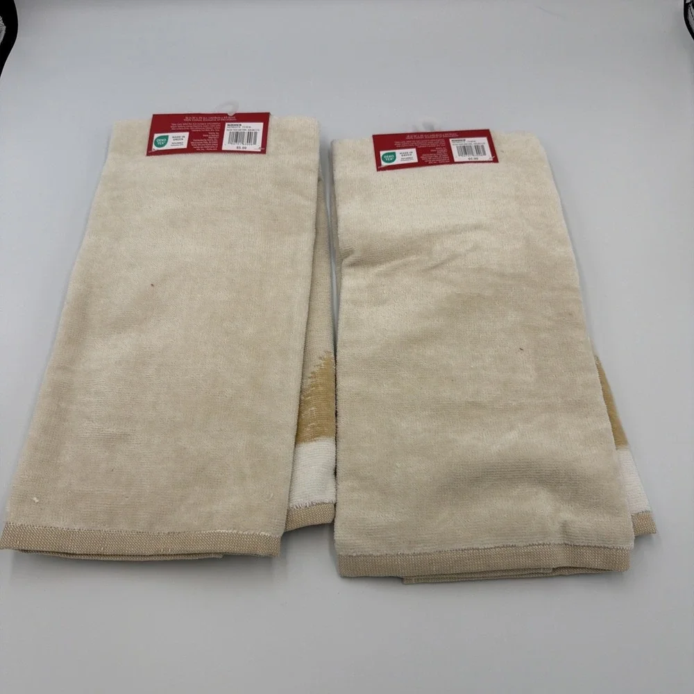 St Nicholas Square Holiday Truck Hand Towel -NEW Set Of 2